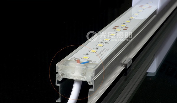 LED护栏管灌胶工艺