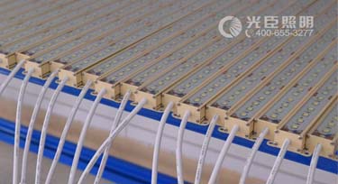 客户定制颜色 LED铝条灯与建筑物融为一体